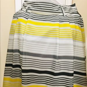 Fully lined skirt size large